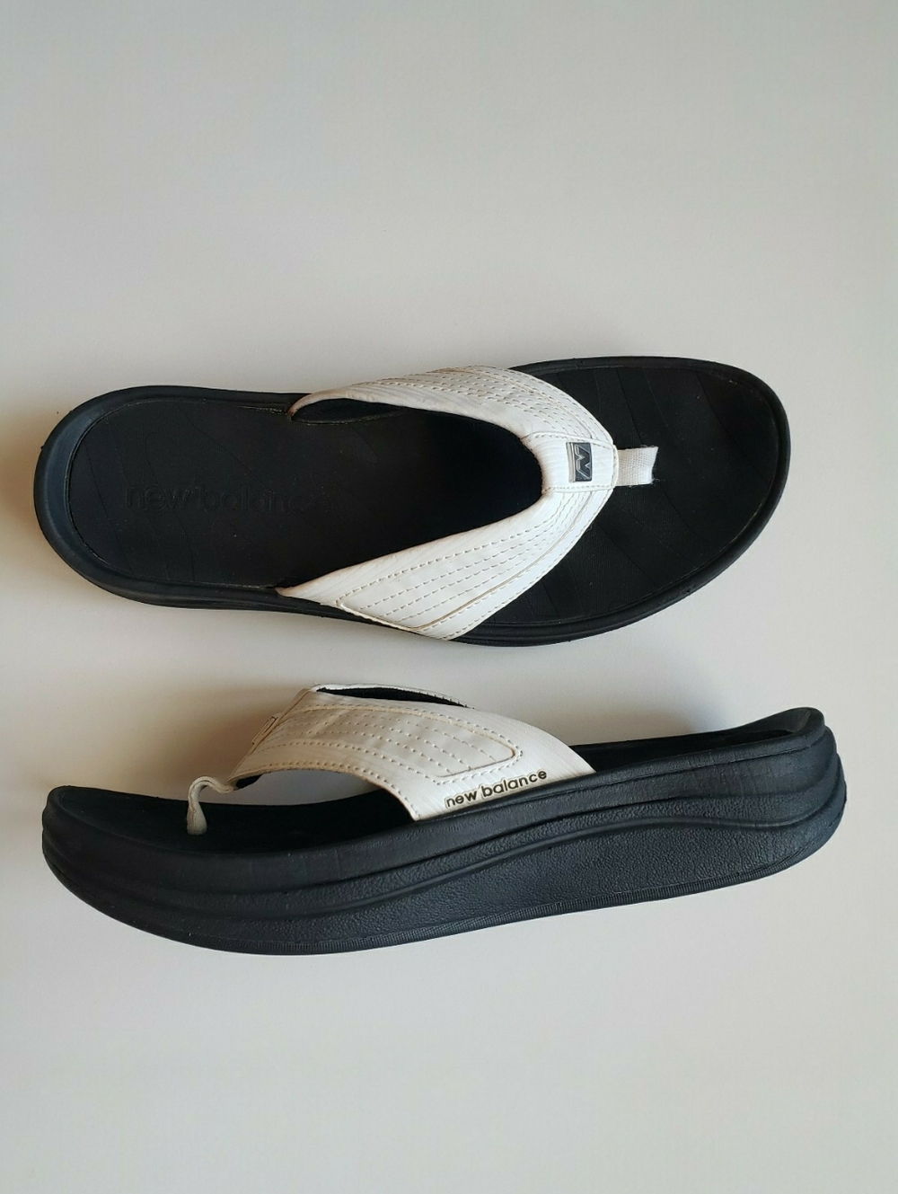 New Balance Sandals Women's Size 7 Comfort Cushion Athletic Black White Summer